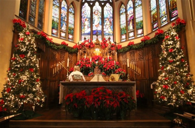54327-Church-Altar-At-Christmas