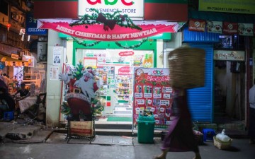 08._one_of_the_abc_conveneint_stores_in_downtown