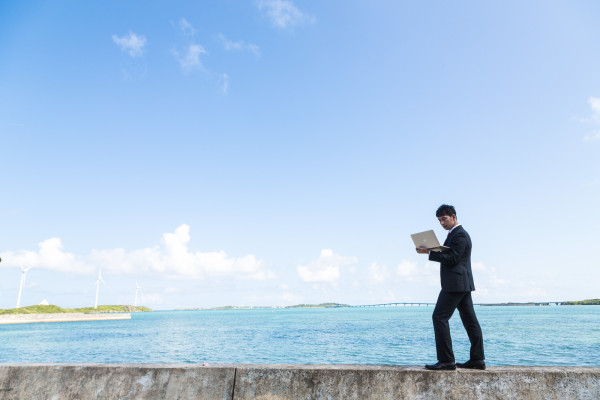 海とパソコン